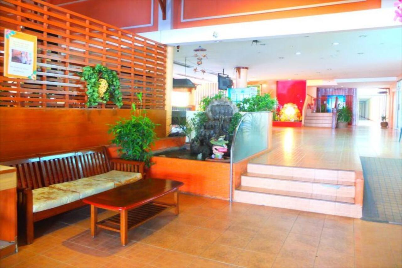 Queen Pattaya Hotel Exterior foto